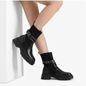 New Dream Pairs Women's Black Stride Strap Chunky Lug Sole Platform Booties 7